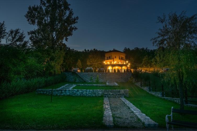Ieşelniţa Pensiunea Casa Mircea & Restaurant מראה חיצוני תמונה